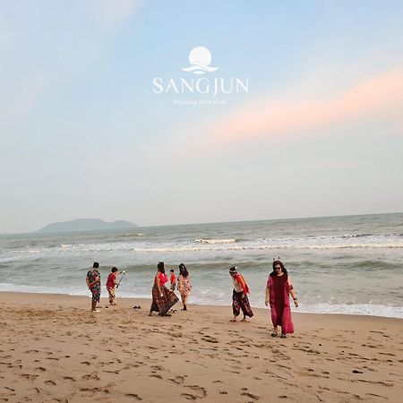 Sangjun On Beach Resort Bang Saphan Exterior foto