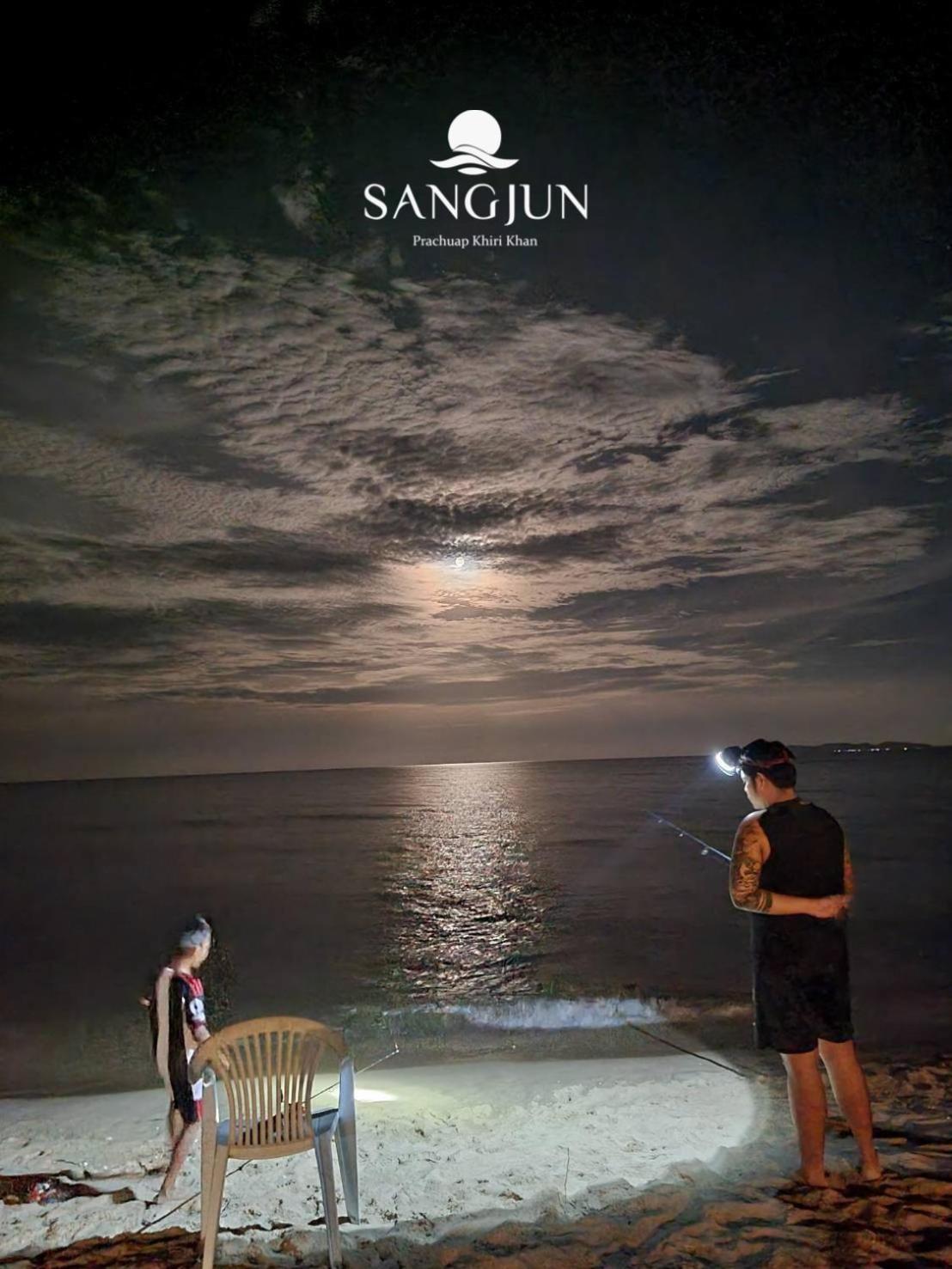 Sangjun On Beach Resort Bang Saphan Exterior foto