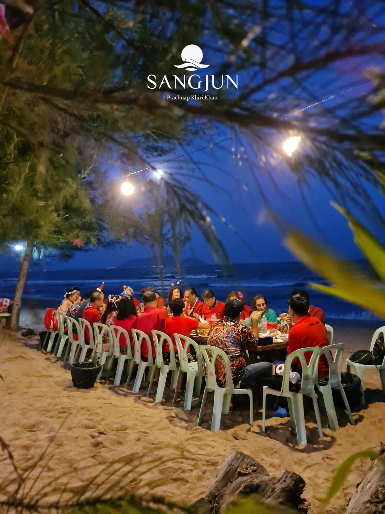 Sangjun On Beach Resort Bang Saphan Exterior foto