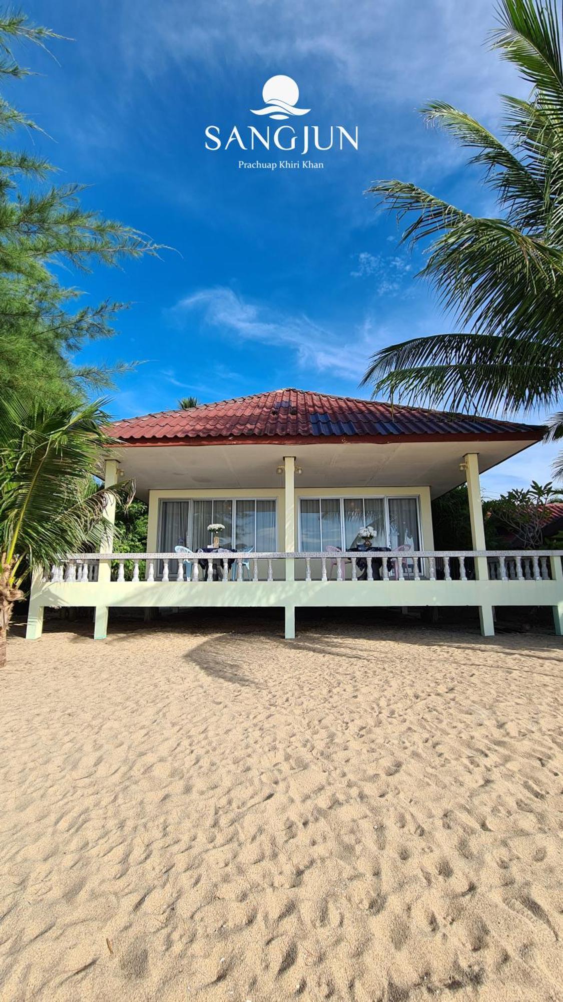 Sangjun On Beach Resort Bang Saphan Exterior foto