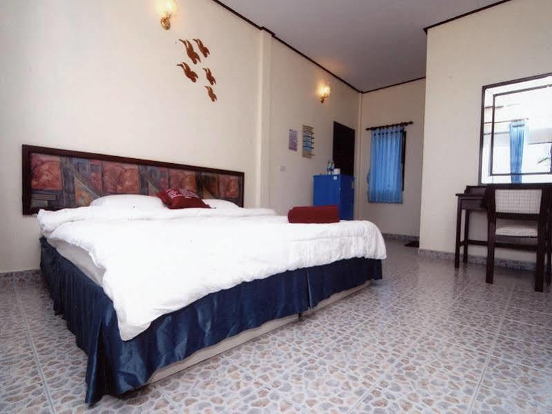 Sangjun On Beach Resort Bang Saphan Exterior foto